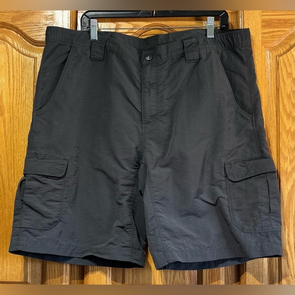 The North Face Dark Gray Nylon Hiking/Trail Cargo Shorts Large - Picture 1 of 9
